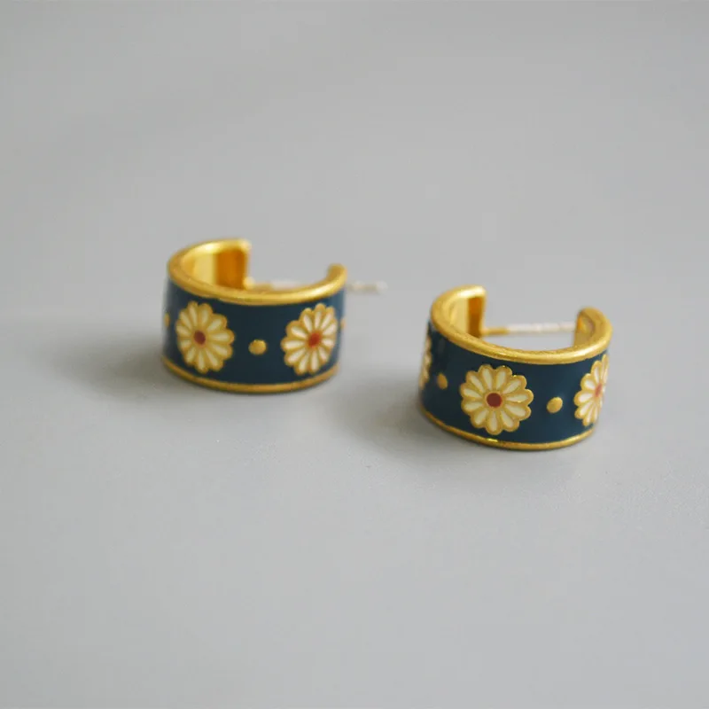 

Японские корейские супер красивые разноцветные подходящие элегантные эмалированные чернильные синие белые серьги в форме цветка