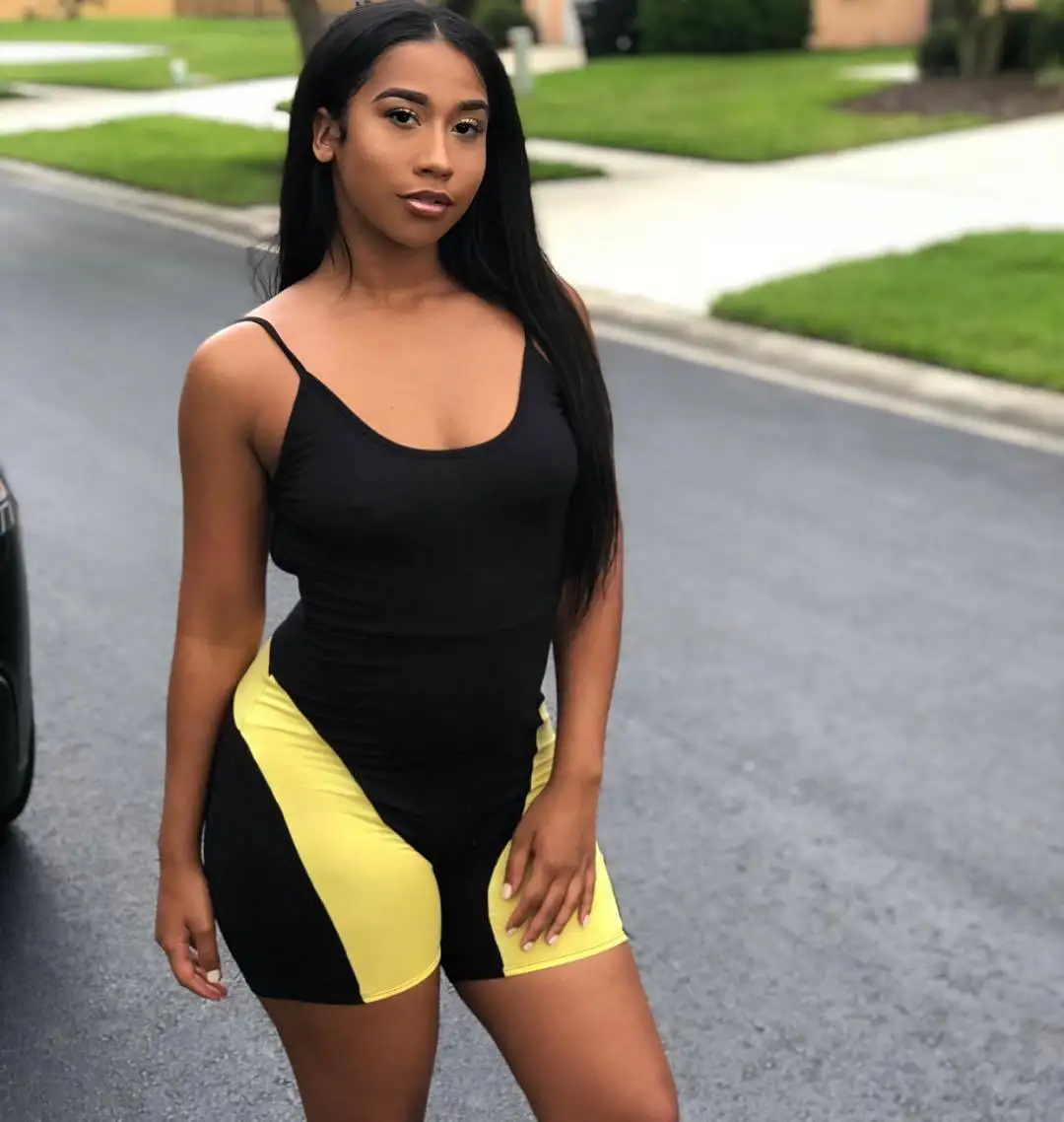 

Женское боди с открытыми плечами и шортами, Клубная Женская одежда, облегающие брюки с открытой спиной, сексуальный комбинезон на бретелька...