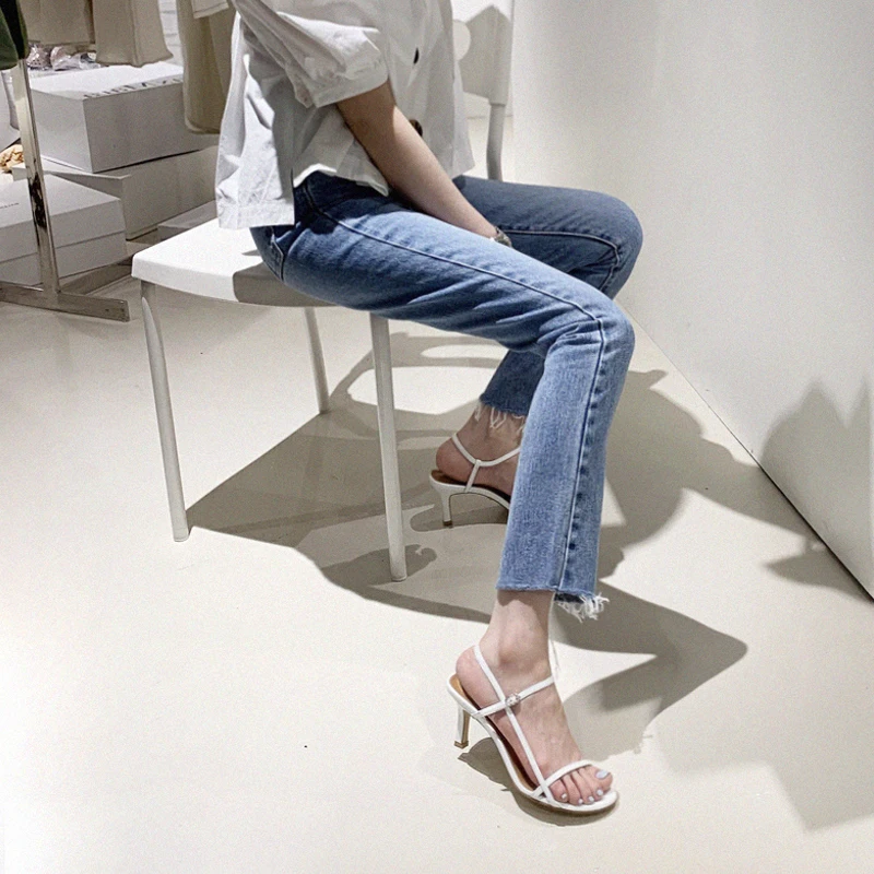 Летние женские босоножки на плоской подошве стильные туфли шпильке в стиле