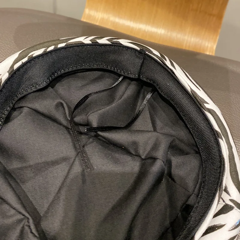 Берет художника Женский с замшевой пряжкой Модный берет зебры восьмиугольная