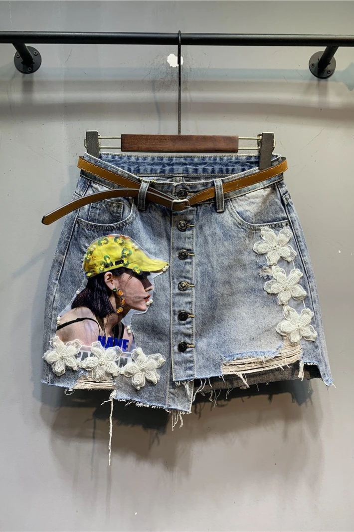 

Beauty Patch Beaded Ripped Denim Skirt Female Age-Reducing Front Row Buttons Dislocation Burr A- line Sheath Skirt Tide