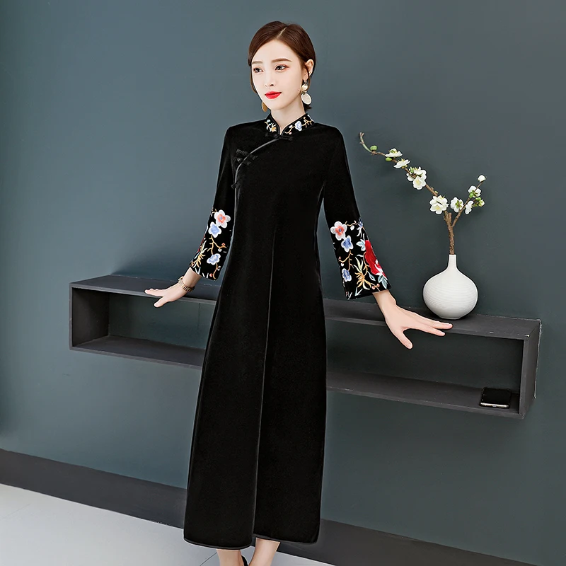 CHUNLI Large size 2019 autumn and winter ladies gold velvet cheongsam modified dress high-end foreign gas Chinese style velvet