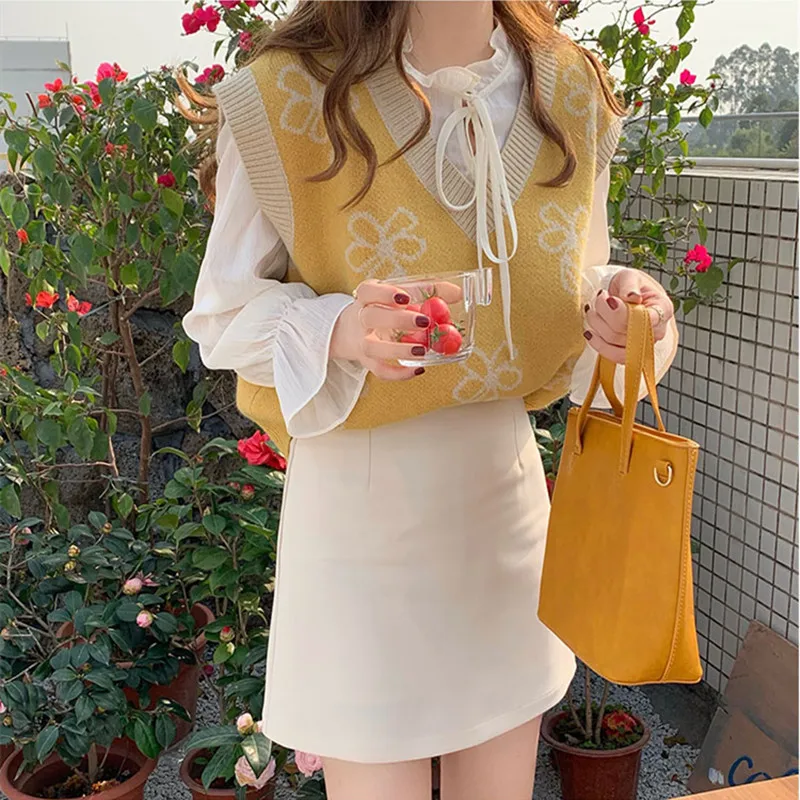 

4colors 2021 Spring and Autumn korean style Floral v neck knitted sleeveless vest sweaters womens pullovers womens vests
