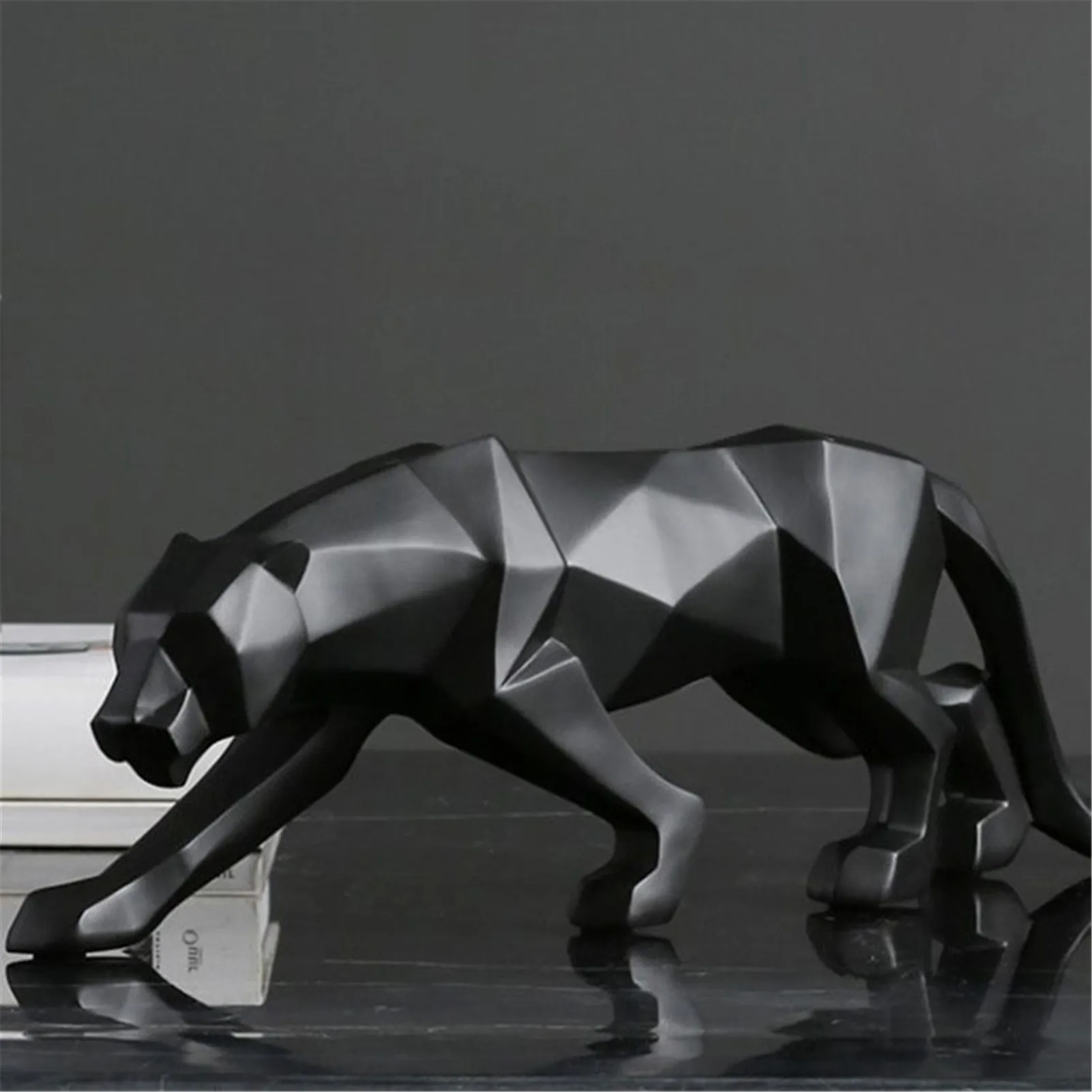 

Unique Abstract Cheetah Shape Sculpture Looks Vivid Resin Crafts Compact Office Fine Workmanship Home Decor