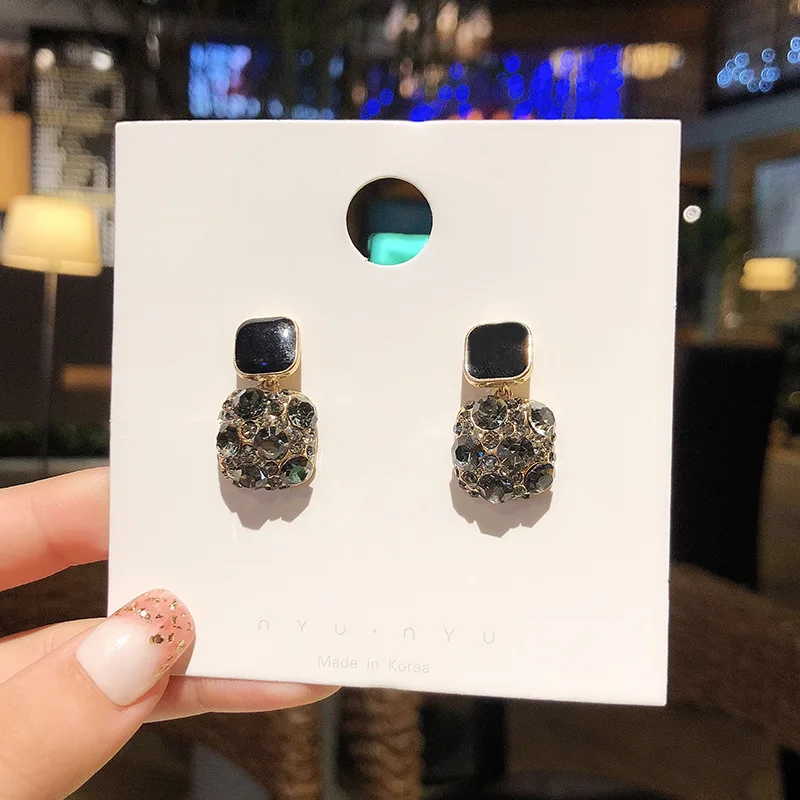 

AINAMEISI New Luxury Rhinestone Retro Fashion Pendant Earrings Sweet Square Heart-shaped Long Party Earrings