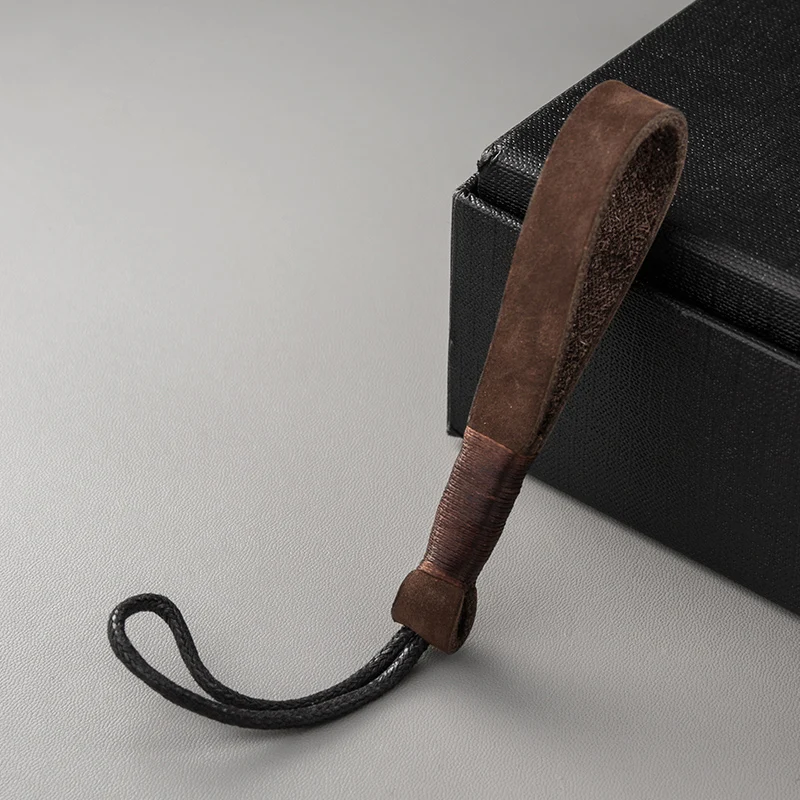 

Simple Leather Hand Rope Keychain Pendant Creative Cool Car Chain Men and Women One Pair of Lovers Simple Key Ring