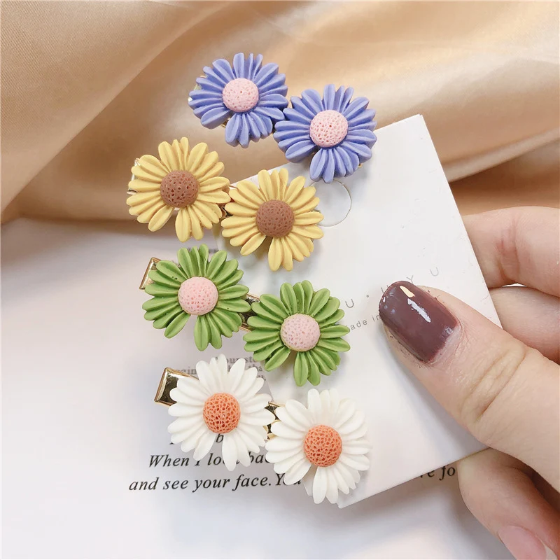 

Korean Daisy Hair Clips Cute Flower Shape Hair Pins Hair Barrettes Decorative Hair Clips Hair Styling Accessories for Women Girl