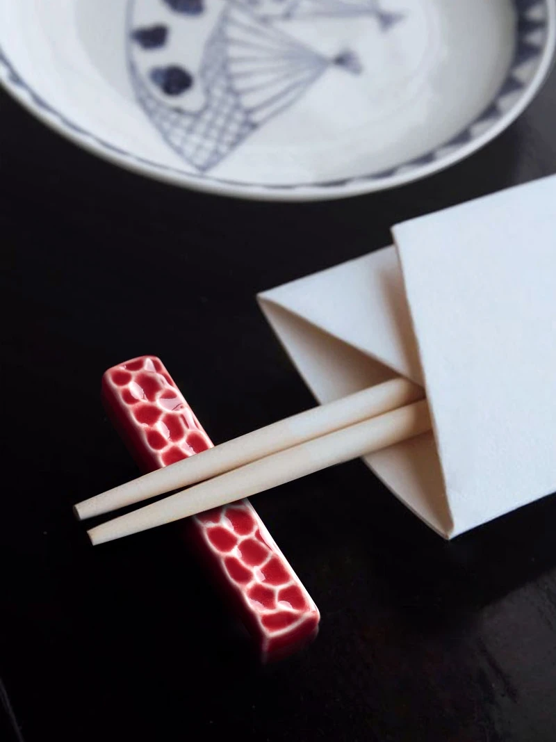 

Handmade Ceramic Chopsticks Rest Chopstick Rack Spoon Holder Simple Tableware Accessories Creative Hotel Restaurant Home