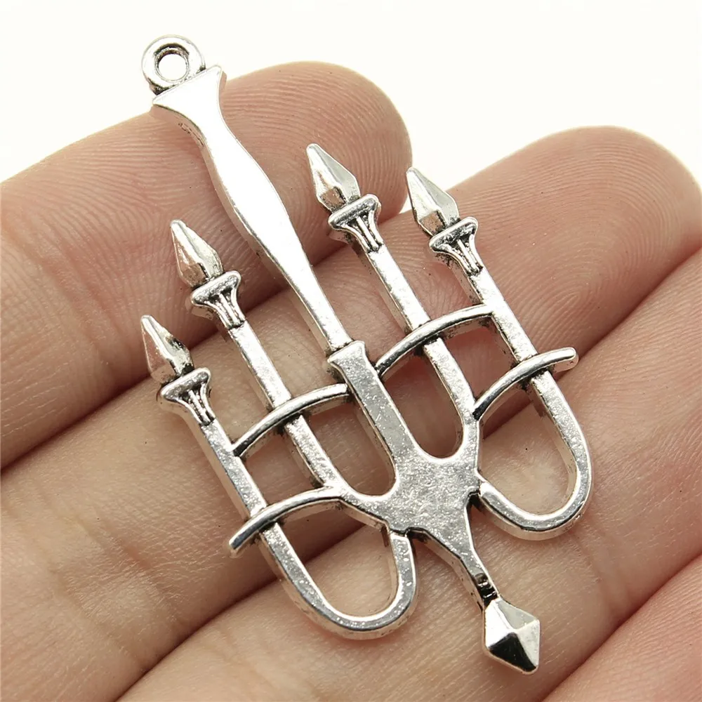 WYSIWYG 2 шт. Висячие подсвечники Подвески Старинные серебристого цвета средневекового обаяния размером 50x27 мм.