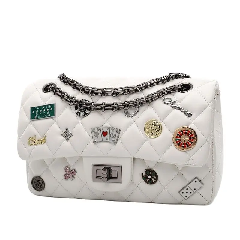 Женская сумка 2021 модная через плечо на цепочке мессенджер с нашивкой