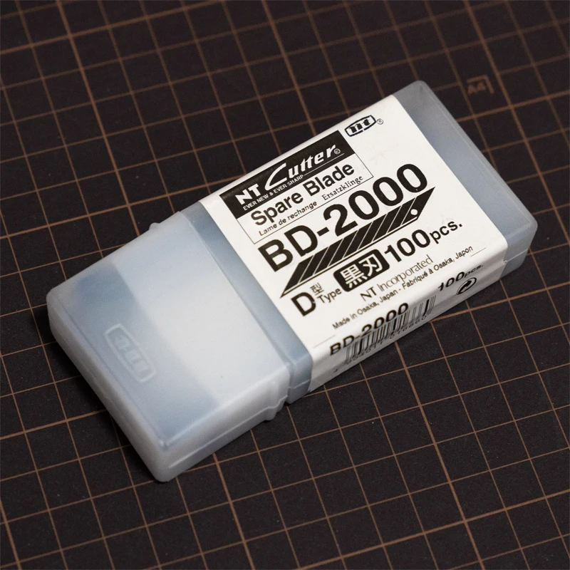 Резак NT BD-2000 30 черное лезвие 9 мм промышленное из фольги 100 шт.