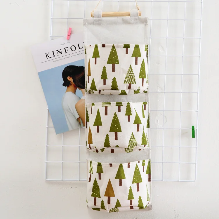 3 Pockets Bear Animal Makeup Wall Hanging Storage Bag Organizer Container Cosmetic Sundries Organiser Pouch Wardrobe Closet - Color: d