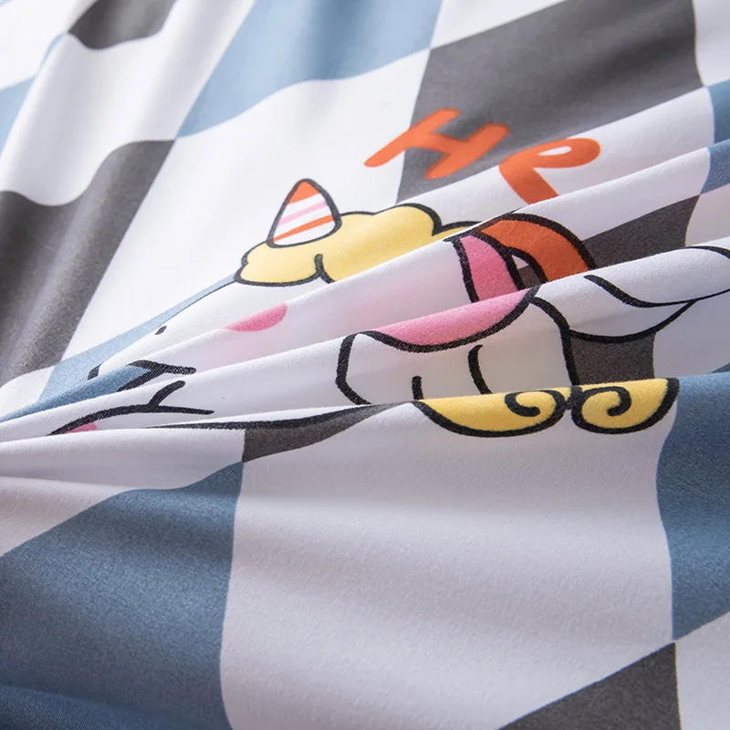 Комплект постельного белья в клетку с радужным единорогом | Дом и сад