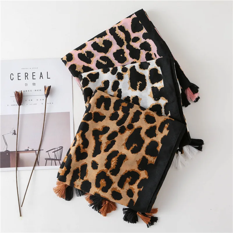 

Casual and melting is leopard grain scarf female winter Korean edition all-match foreign air cotton hemp feel long tassel warm