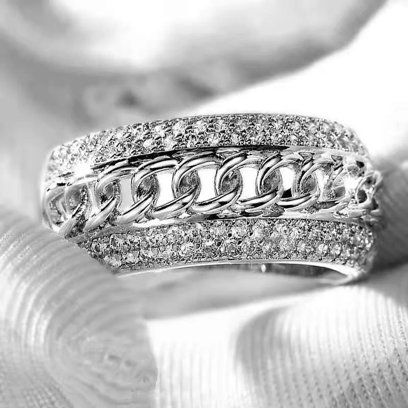 

Hip Hop Unisex Silver Color Chain Finger Ring Micro Paved Shiny Rhinestone Crystal for Men Women Party Jewelry Size 6-10