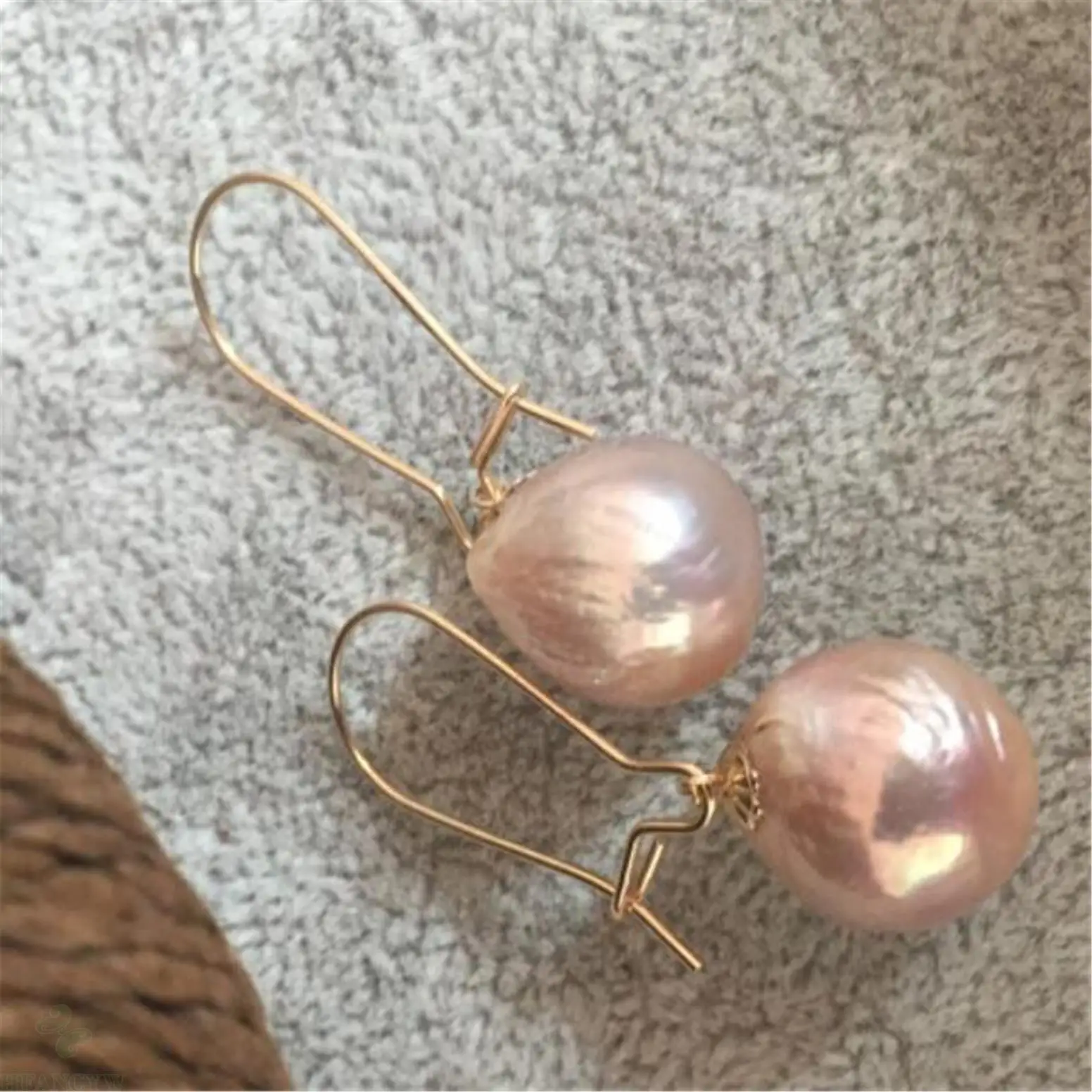 Натуральные культивированные серьги с барочным жемчугом золотые Висячие