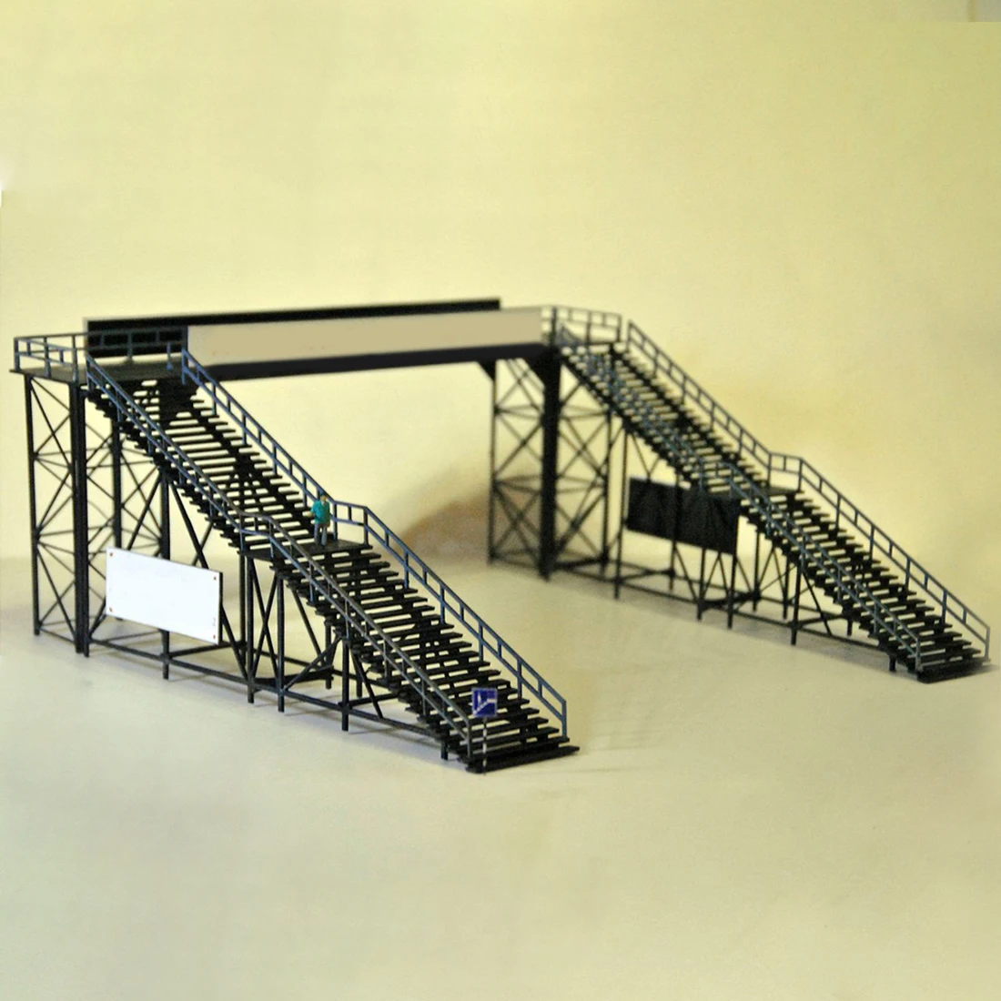 Железнодорожная станция Surwish в масштабе 1:87 HO модель Footbridge песчаного стола для