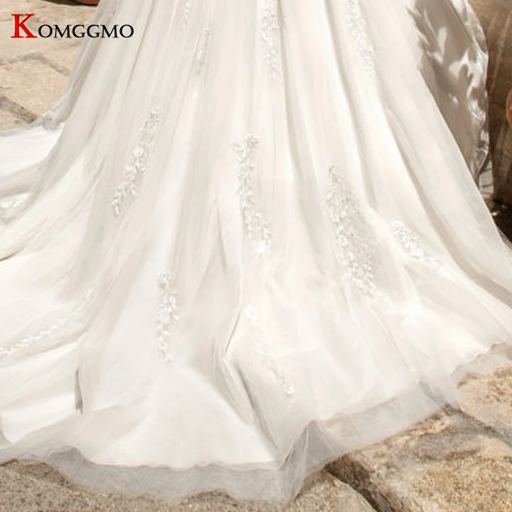 

Luxury Embroidery Appliques Tulle Court Train O-Neck Bridal Ball Gown 2021 Hot Sale Full Sleeve Button Back Wedding Dress