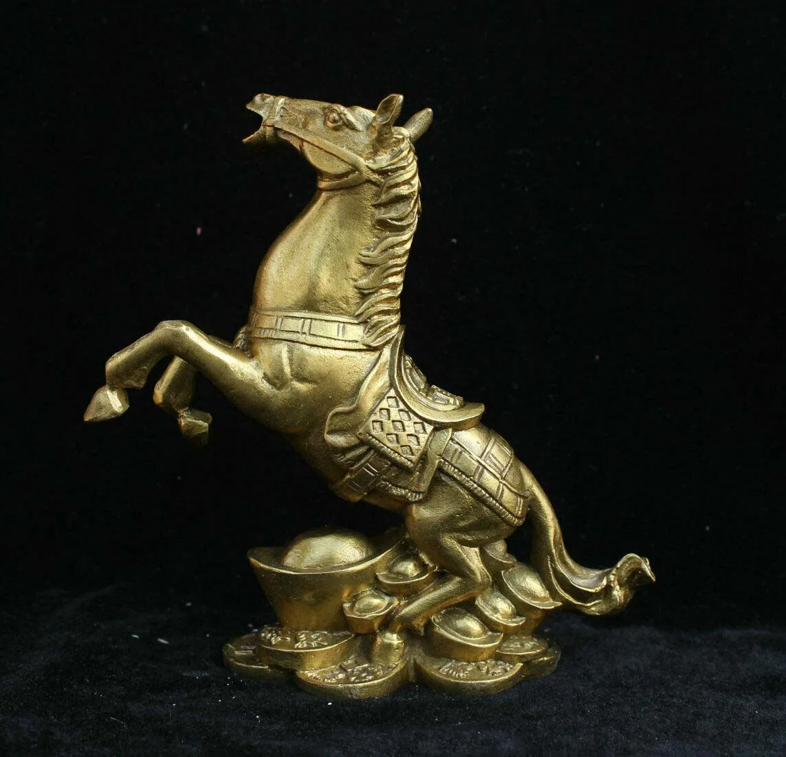 

Chinese Folk Fengshui Brass Yuanbao Wealth Animal 12 Zodiac Year Horse Statue