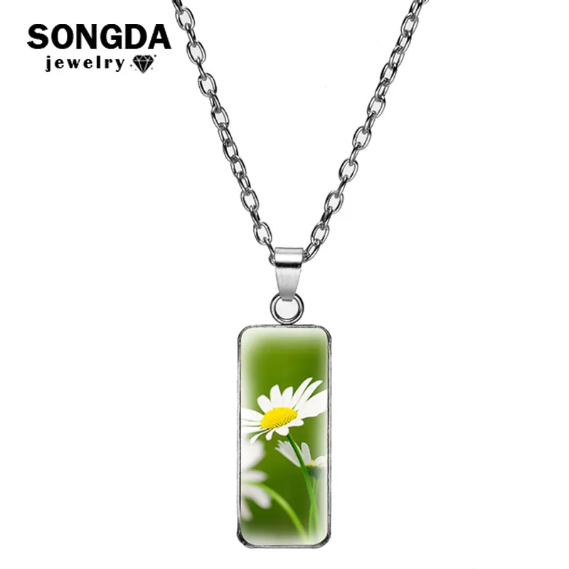 Classic Daisy Flower Oil Painting Art Necklace Vintage Painted Design Glass Cabochon Pendant Long For Women Girl Gifts |