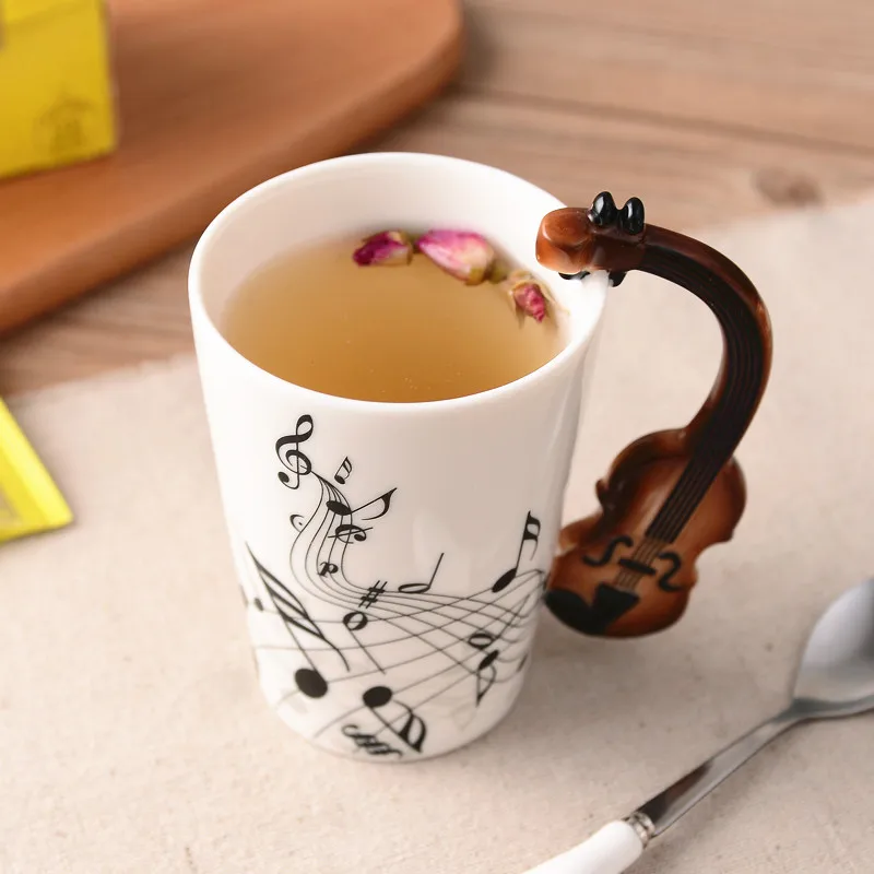 

Creative Music Violin Style Guitar Notes Ceramic Cup Juice Coffee Tea Milk Beer Red Wine Wooden Handle with Novel Gifts