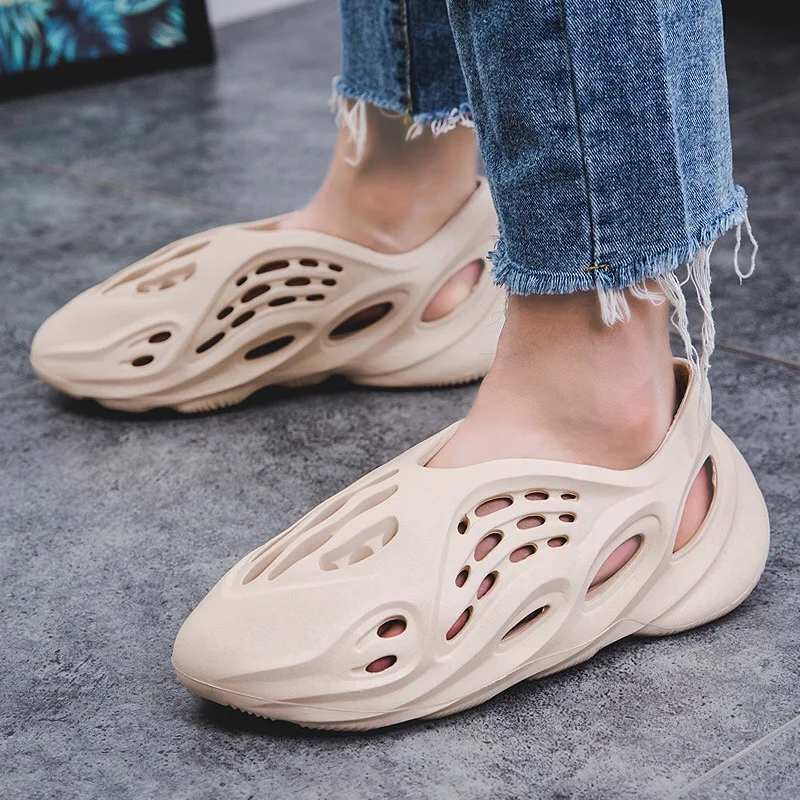 

2020 summer new hole shoes male ins trend couple Roman sandals female beach shoes
