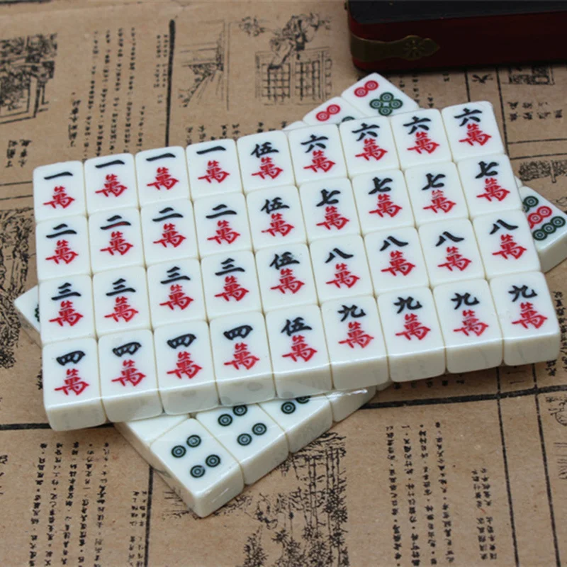 Антикварная игра мини-маджонг китайского стиля в деревянном ящике с инструкцией на английском языке.