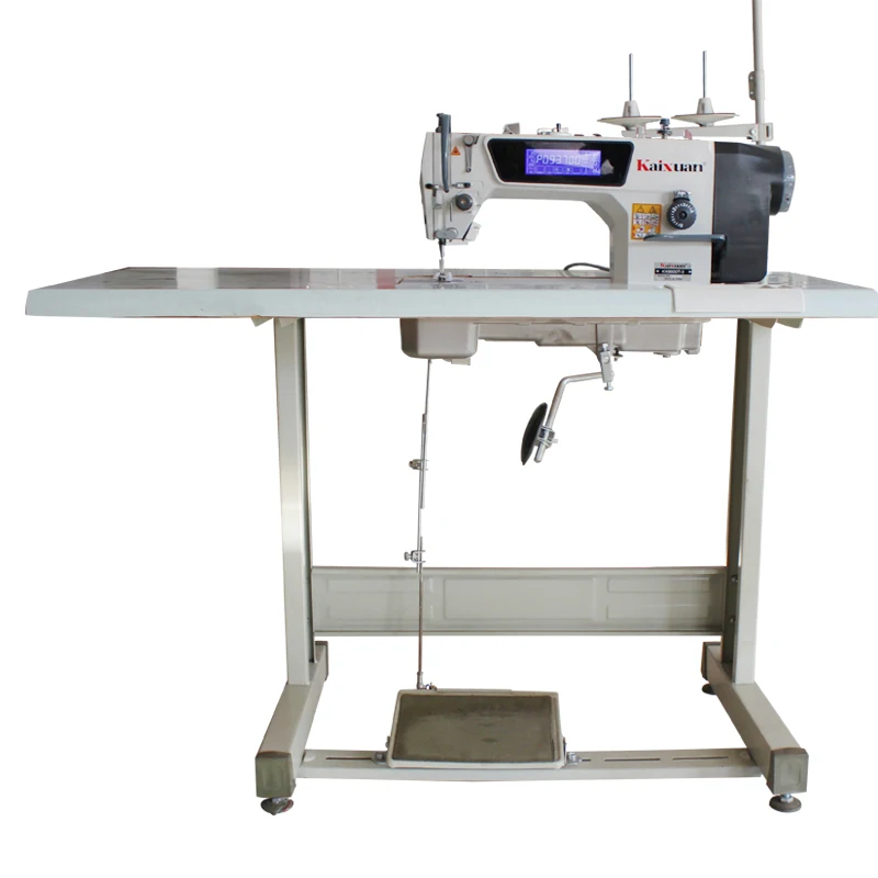 Промышленная швейная машина с пультом управления и двигателем прямого привода