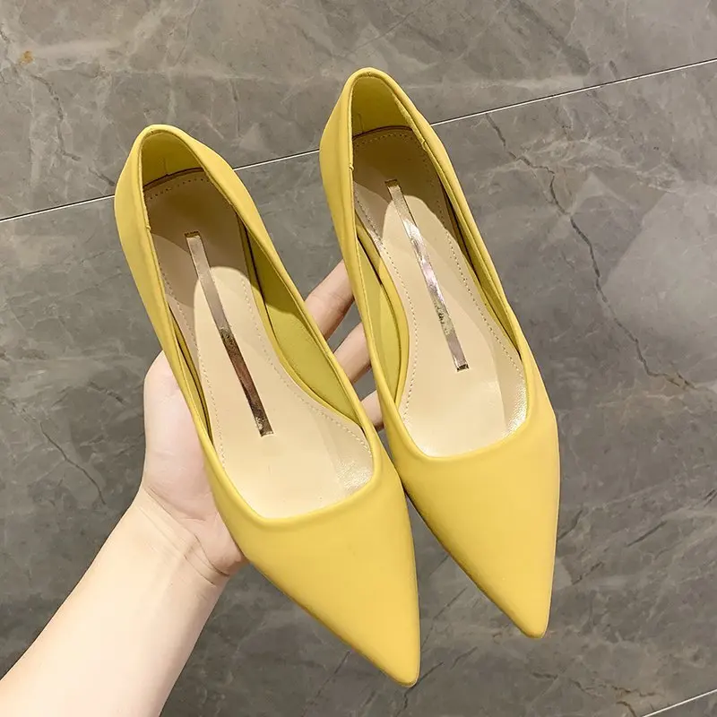

Patent Leather Low Heels Shoes Women Professional Shoes Ladies Shallow Mouth Work Shoes Elegant Ladies Office Shoes