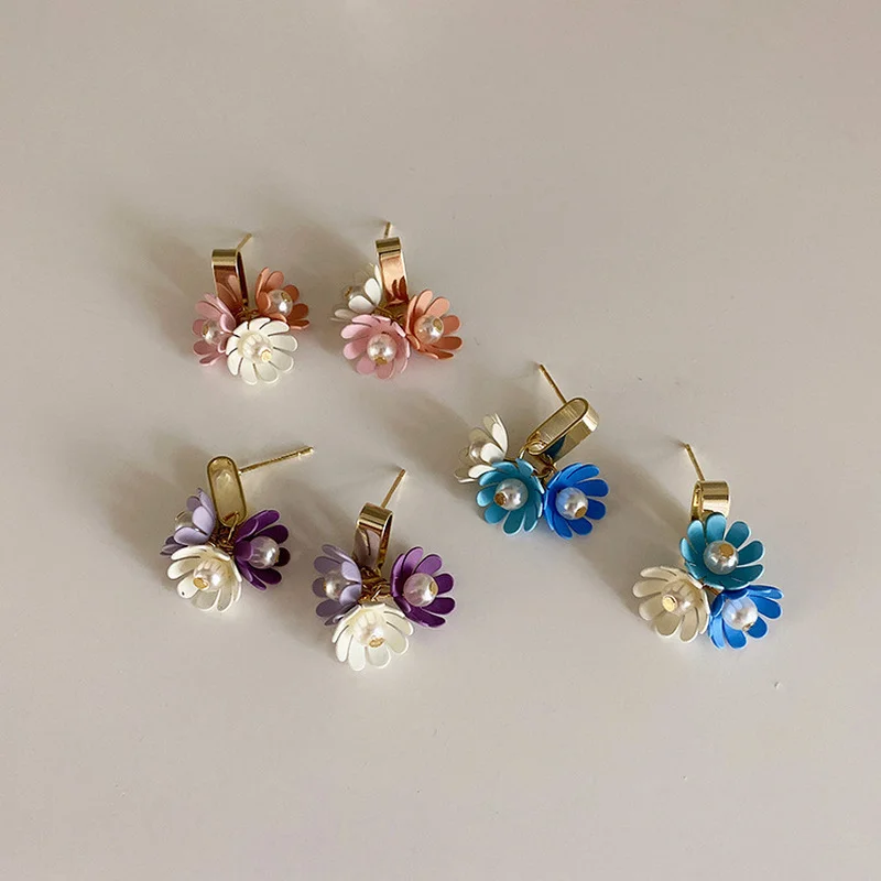

Minar 2021 Summer Cute Contrast Color Flower Earrings for Women Gold Color Metal Floral Faux Pearls Dangle Earrings Oorbellen