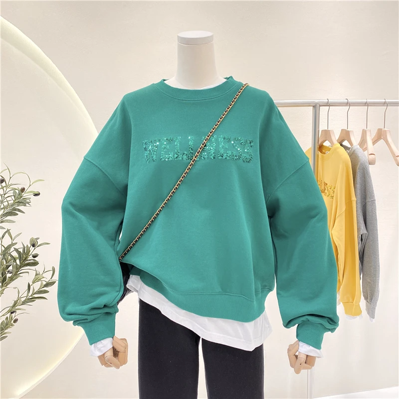 

Hoodies & Sweatshirts