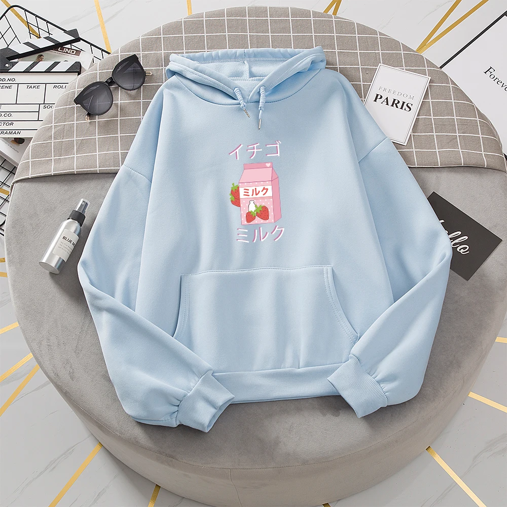 

Симпатичная теплая толстовка с капюшоном в виде клубники в стиле Харадзюку худи с графическим принтом клубники и молока женская зимняя ули...
