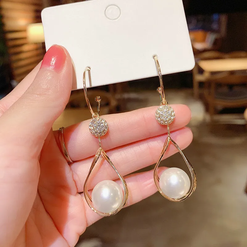

Korean Fashion Shiny Pearl Drop Earrings Female Temperament Elegant Earring for Girls Women Delicate Trend Jewelry Accessories
