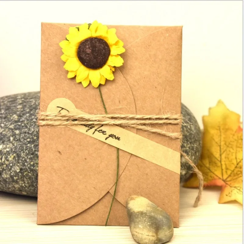 

Free shipping50Pcs/lot Dried flowers kraft paper carnations gypsophila teacher's day gift card thanksgiving card