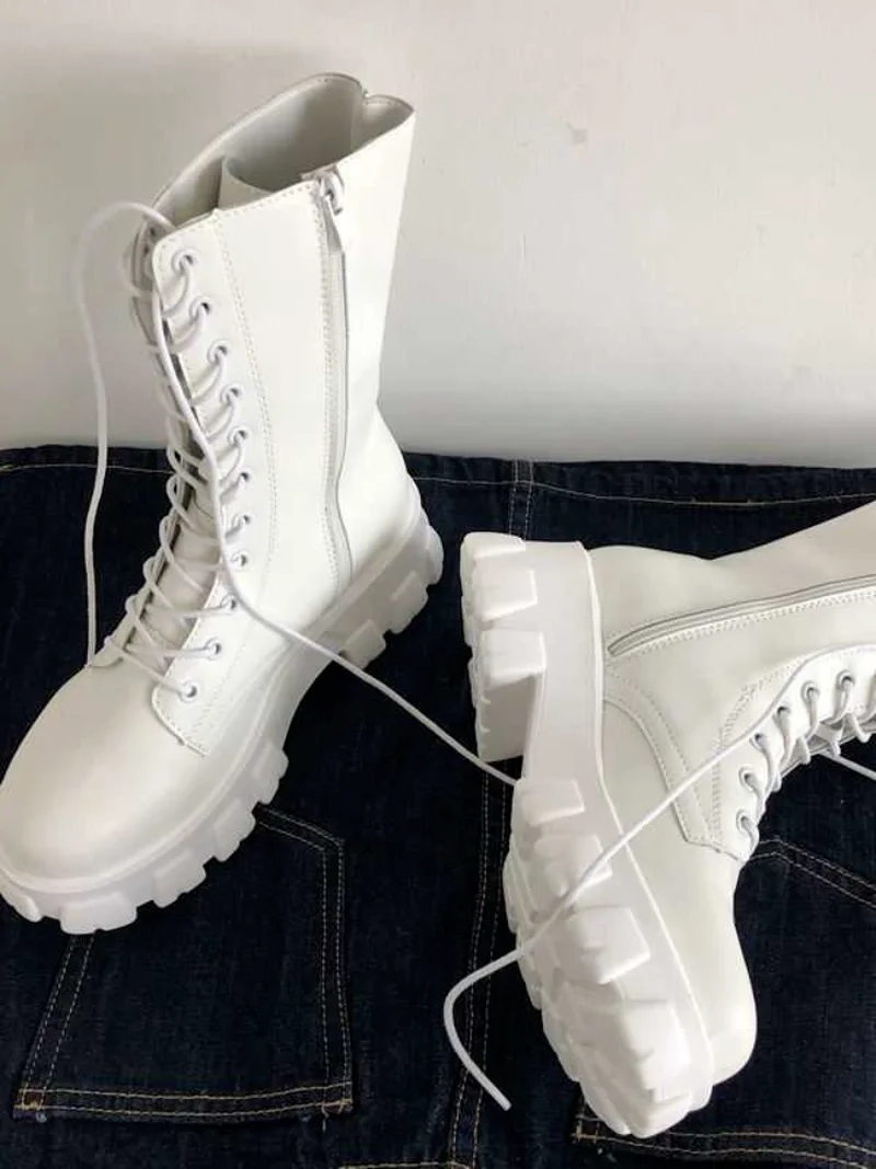 

Ботинки женские кожаные в готическом стиле, на среднем каблуке