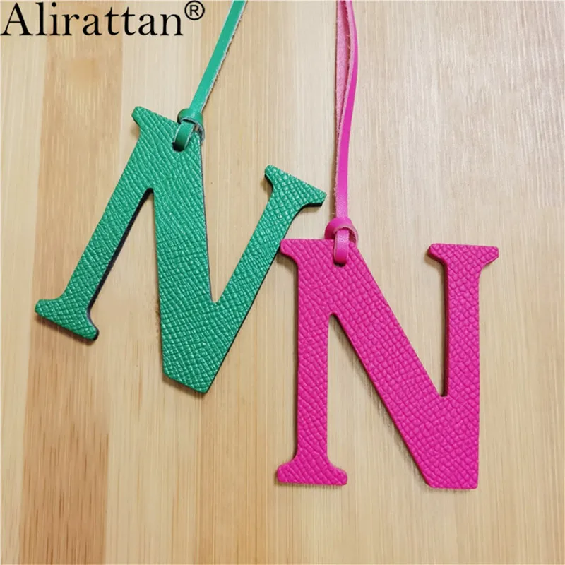 

Alirattan New Luxury Genuine Leather Capital English Letters N Keychain With Bag Women Pendant Bag's Charm Wholesale Character