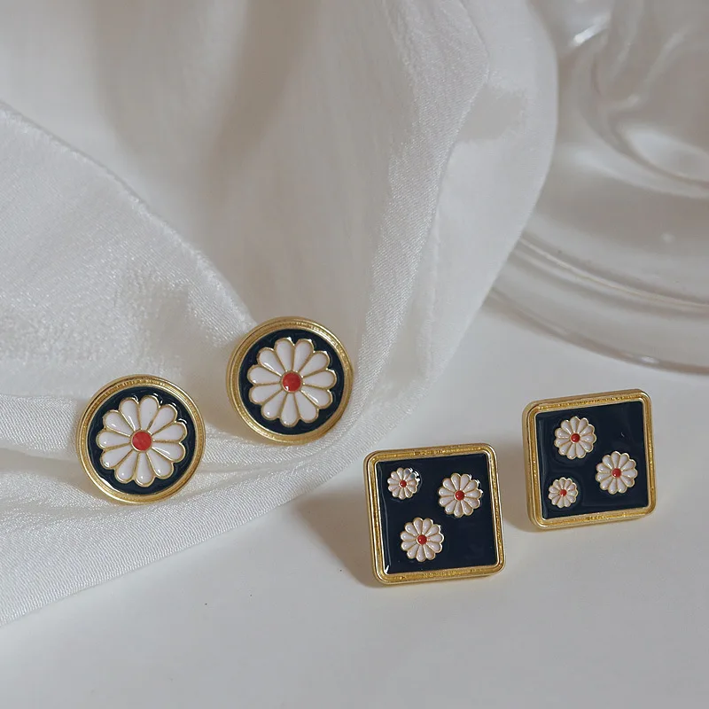 Женские винтажные серьги гвоздики с эмалью квадратные и круглые глазурью в