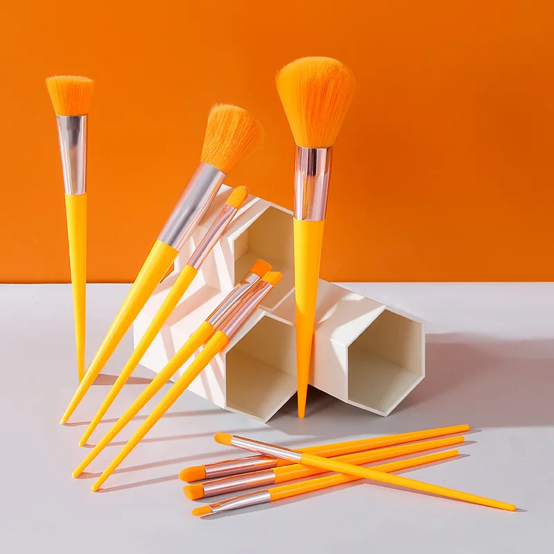 

10pcs/set Makeup Brushes Set Professional and Beginner Foundation Powder Blush Eye Shadow Highlighter Blushes Cosmetic Brushes