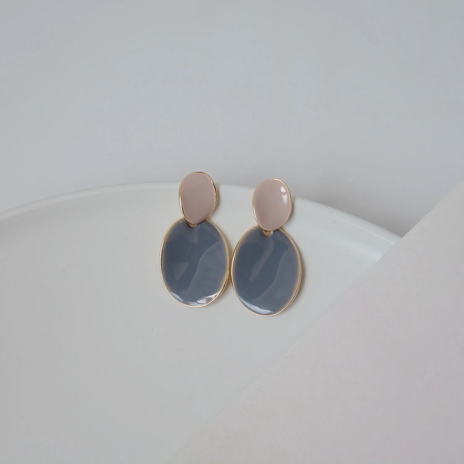 

Morandi Порты и разъёмы Стиль контраст Цвет капель масла S925 стерлингового серебра серьги, модные ювелирные изделия, женские банкетные аксессуа...