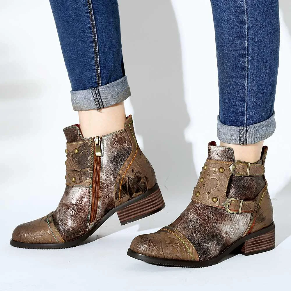 SOCOFY/ботинки с тиснением; Zapatos De Mujer; обувь из натуральной кожи с заклепками и пряжкой на молнии; красивые женские ботильоны