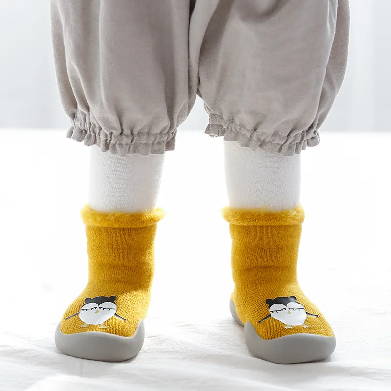 Plus velvet baby girl boy floor sock shoes nonslip toddler booties soft rubber soles socks newborn |