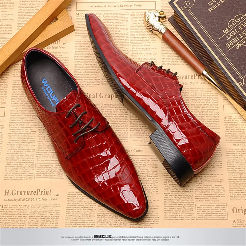 Мужские кожаные туфли с острым носком британская лакированная кожа блестящей