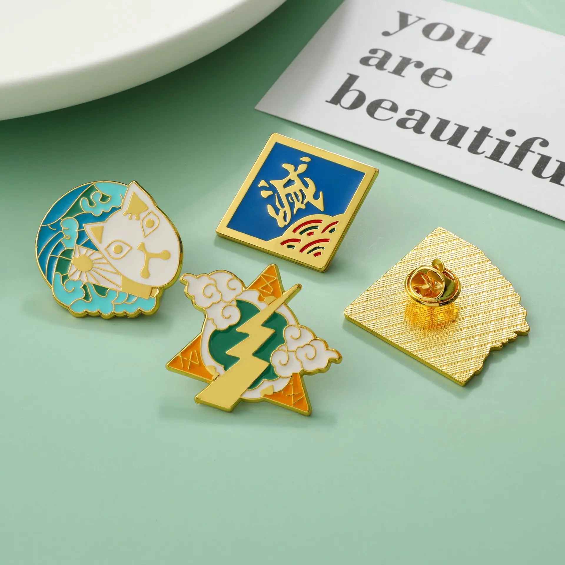 

anime demon slayer enamel brooch pin badge for women men Kamado Tanjirou Nezuko cosplay badge pin brooch for clothes bag collars