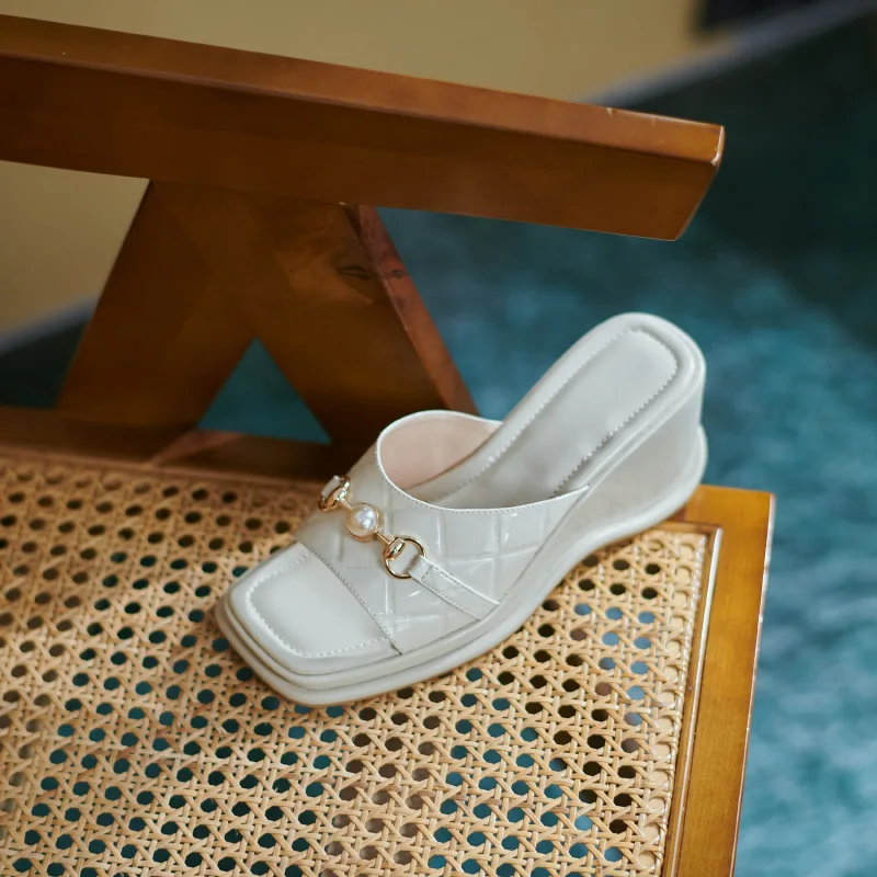 

2021 Summer Women Slippers Genuine Leather Cowhide 7cm Wedges Non-slip Soles Pearl Shoes European Minimalist Slides Outside