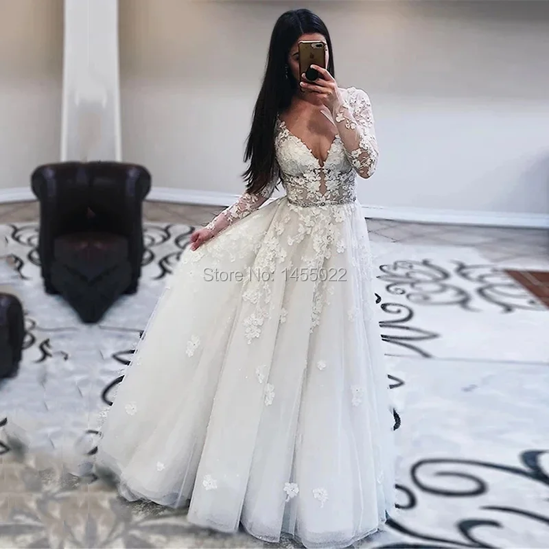 

Sexy Wedding Dresses Long Sleeves V-Neck Appliques Lace A-Line Beaded Boho Wedding Gowns 2020 Elegant Bride Vestido De Noiva