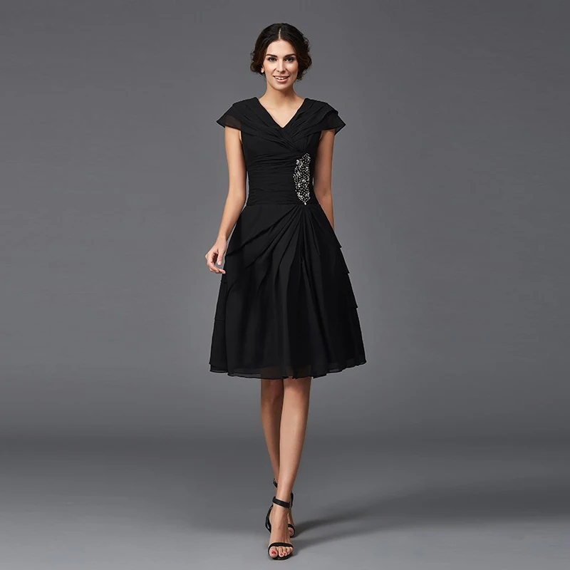 

Simple Black Mother of The Bride Dress V-neck Short Sleeve Wedding Party Gowns Chiffon Beading Pleat Mother Dresses for Wedding