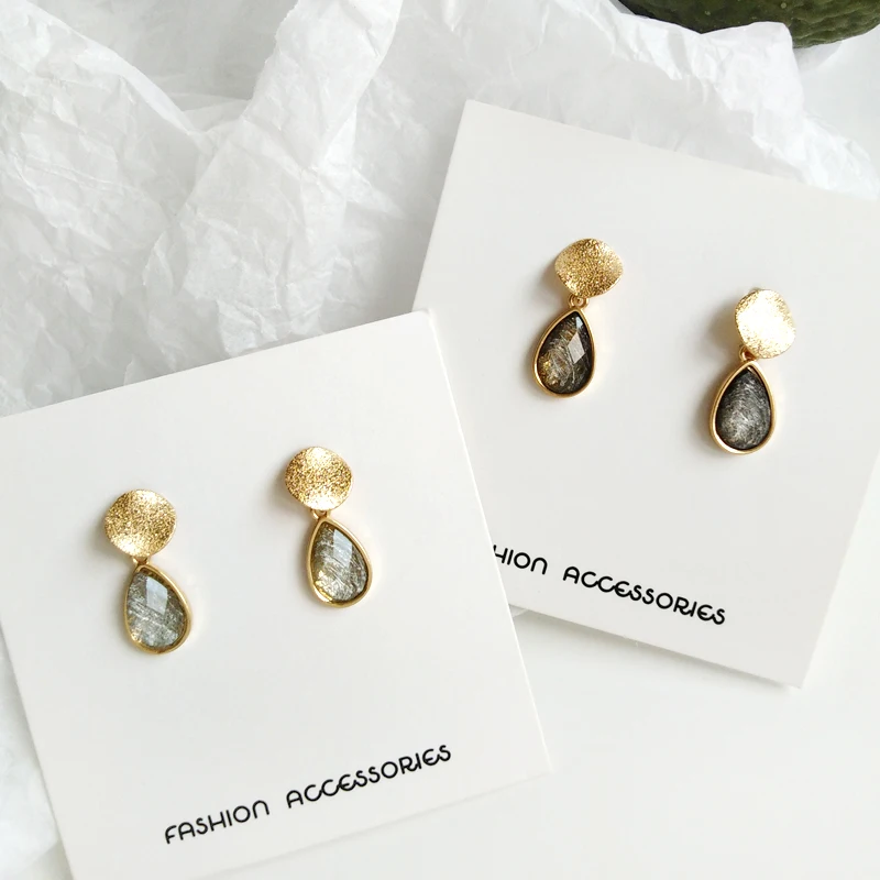 Металлические геометрические полимерные серьги в стиле ретро модные трендовые