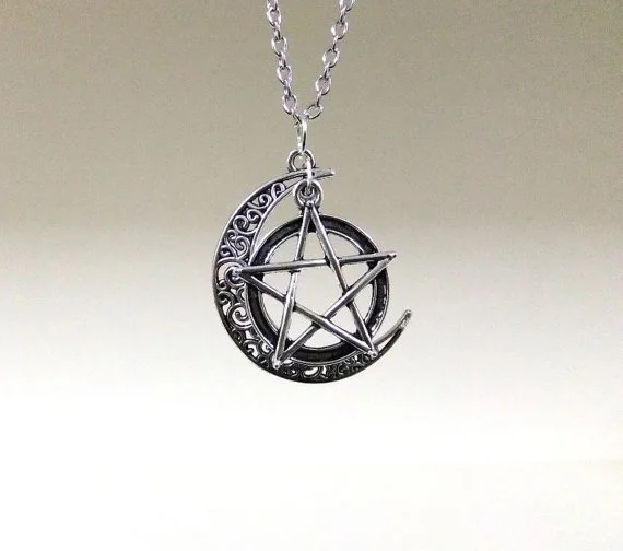 

Fashion Boho Style Moon and Pentagram Necklace, Crescent Moon Necklace For Women Choker Stainless Steel jewelry 2021