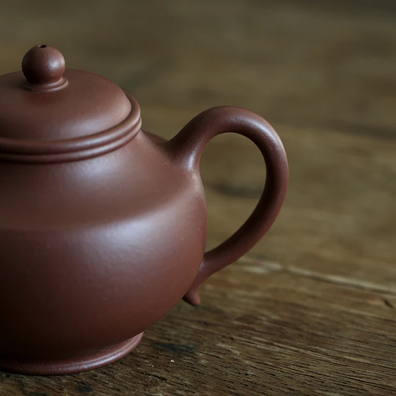 

clay teapot is a pure hand-made teapot, Shenjing old purple clay household teapot, tea set, 330c large capacity teapot
