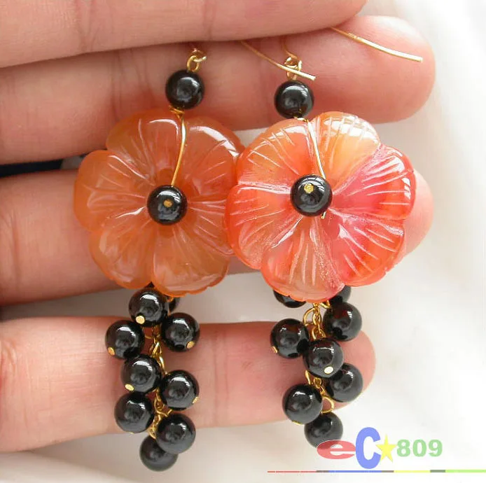 

Серьги-подвески s1037 30 мм с красным агатом и резными черными бусинами